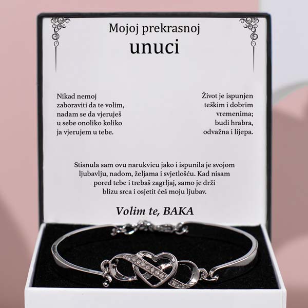 HR19_ZOE_HEARTBRACELET.jpg